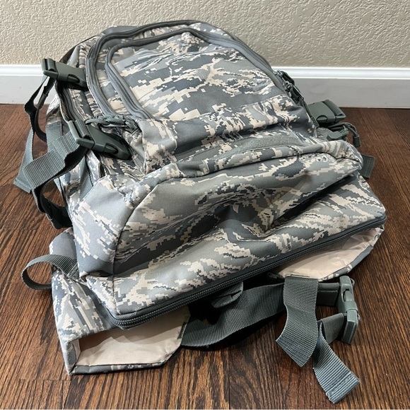 Code Alpha 3 Day Tactical Expandable Camouflage Military Type Backpack, Preowned - Picture 4 of 16